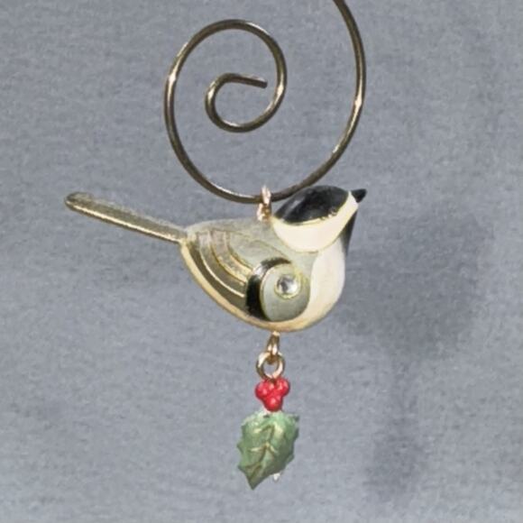 Hallmark Miniature Black-Capped Chickadee 2011 Ornament Beauty of Birds KOC RARE - Picture 1 of 13